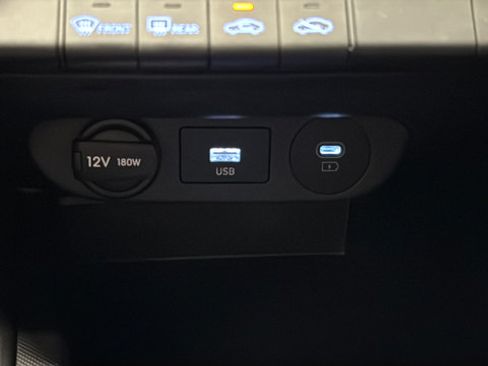 Used 2024 Hyundai Elantra SEL FWD image 31