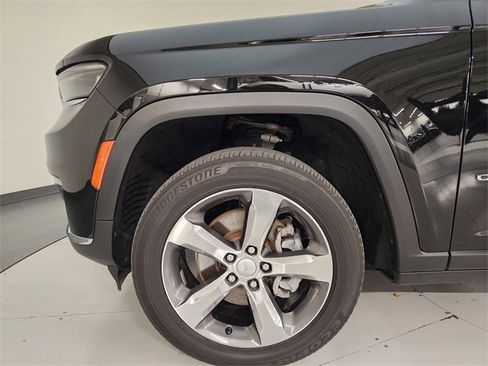 Used 2022 Jeep Grand Cherokee L Limited image 11