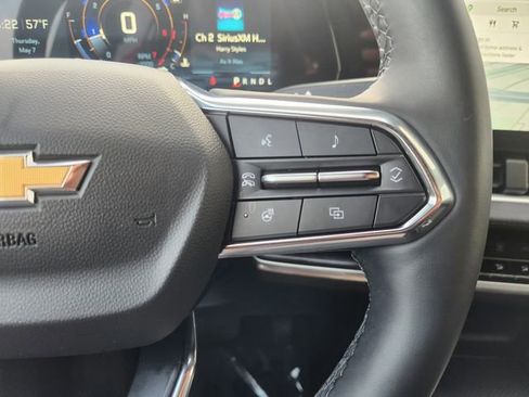 Used 2025 Chevrolet Equinox LT FWD image 30