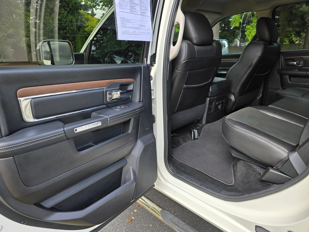 Used 2016 RAM 3500 Laramie w/ Convenience Group AWD/4WD image 20