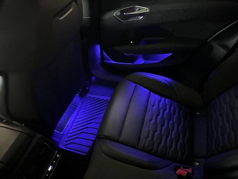 Used 2024 Audi e-tron GT Premium Plus w/ Performance Package image 34