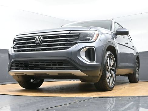 Used 2025 Volkswagen Atlas SE FWD image 52
