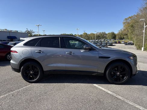 Used 2022 Jaguar F-PACE S image 2
