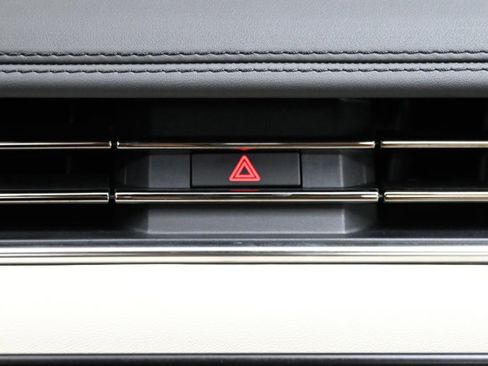 Used 2023 Land Rover Range Rover SE image 90