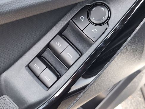 New 2026 Chevrolet Equinox LT w/ Convenience Package II image 23