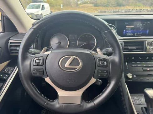 Used 2018 Lexus IS 300 AWD image 13