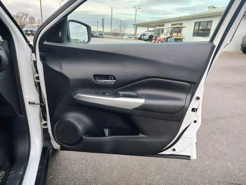Used 2020 Nissan Kicks SR w/ SR Premium Package image 13
