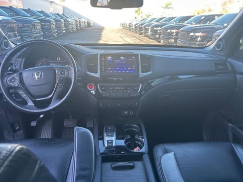 Used 2016 Honda Pilot Touring image 32