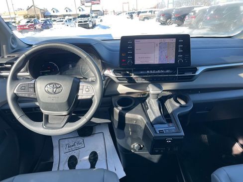 Used 2023 Toyota Sienna XLE image 13