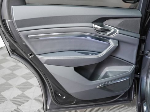 Used 2024 Audi Q8 e-tron Premium Plus w/ Premium Plus Package image 25