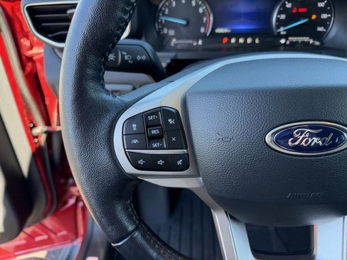 Used 2022 Ford Explorer Limited image 18