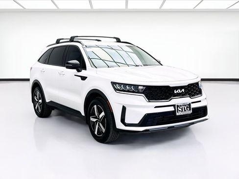 Used 2022 Kia Sorento S FWD image 3
