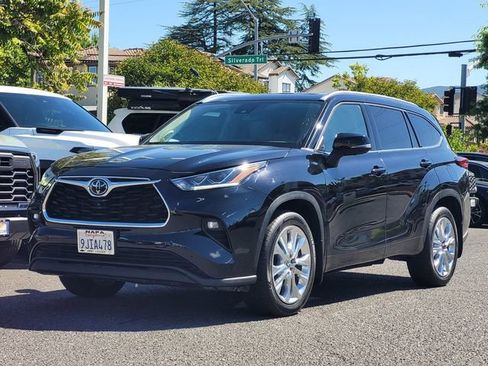 Used 2023 Toyota Highlander Limited AWD/4WD image 10