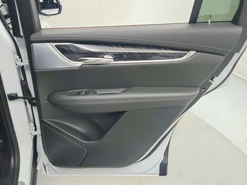 Used 2024 Cadillac XT6 Premium Luxury w/ LPO, Floor Liner Package AWD/4WD image 27