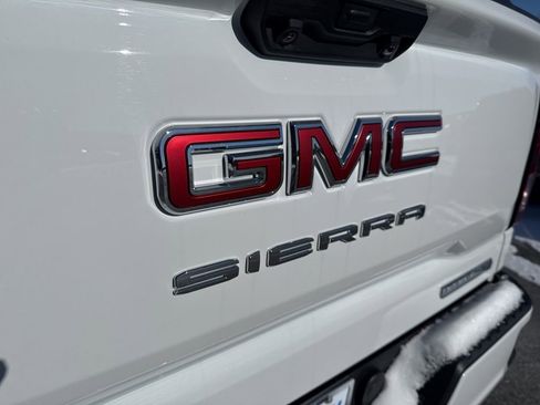 Used 2025 GMC Sierra 1500 Elevation image 8