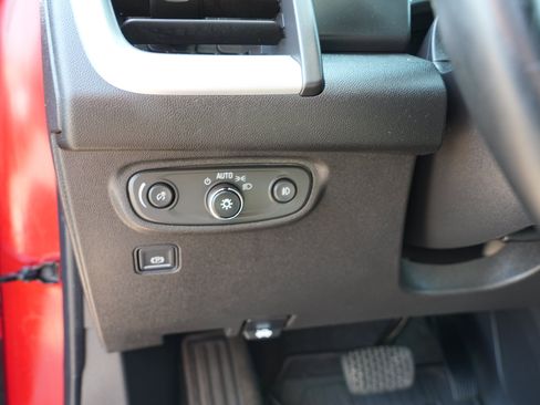 Used 2023 GMC Terrain SLT AWD/4WD image 17