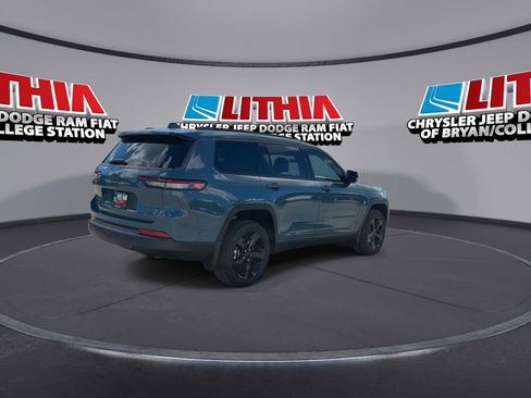 New 2026 Jeep Grand Cherokee L Limited w/ Limited Altitude Package AWD/4WD image 8