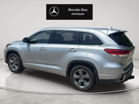 Used 2019 Toyota Highlander Limited Platinum AWD/4WD image 3