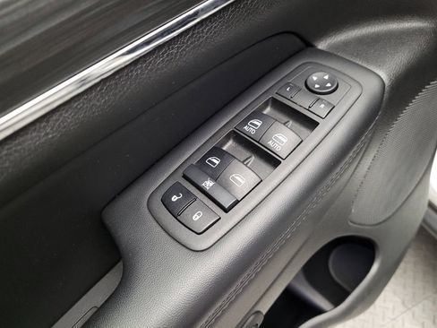 Used 2022 Jeep Grand Cherokee Limited image 27