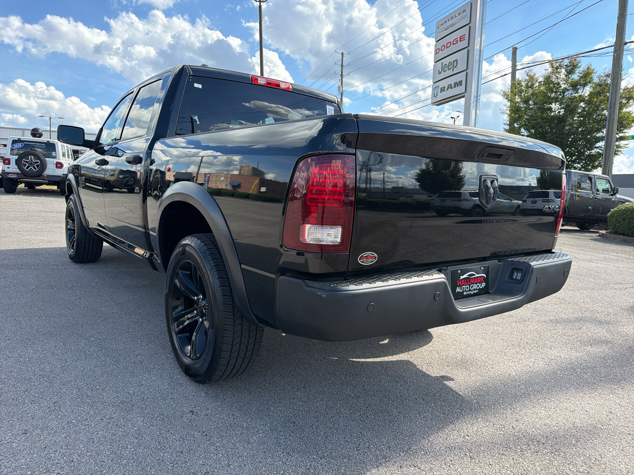 Used 2024 RAM 1500 Warlock AWD/4WD image 9