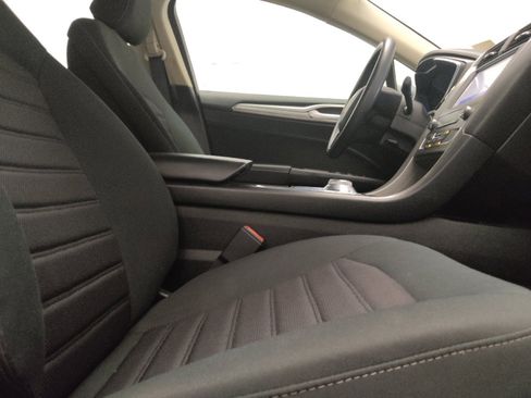 Used 2020 Ford Fusion SE FWD image 21