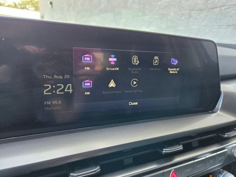 Used 2025 Kia Telluride S FWD image 22