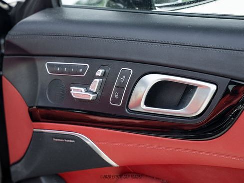Used 2016 Mercedes-Benz SL 550 image 41