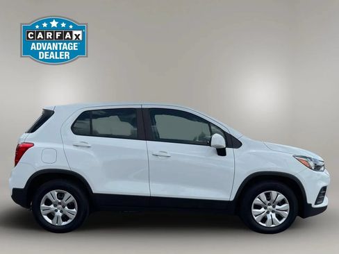 Used 2017 Chevrolet Trax LS FWD image 4