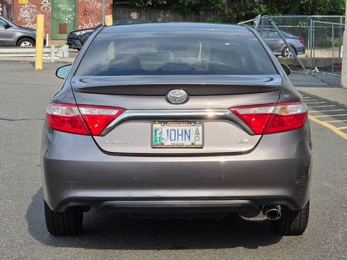 Used 2017 Toyota Camry SE FWD image 6