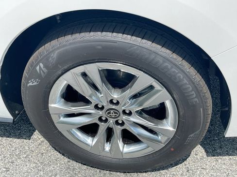 Used 2026 Toyota Sienna Limited FWD image 16