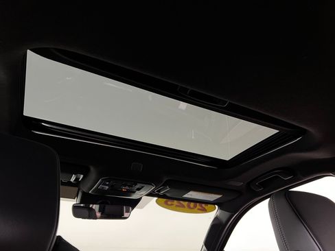 Certified 2025 Toyota 4Runner TRD Off-Road Premium image 28