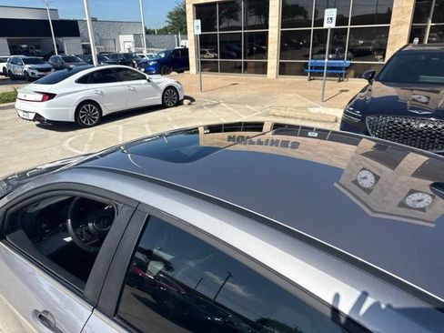 Certified 2024 Hyundai Elantra Limited FWD image 14
