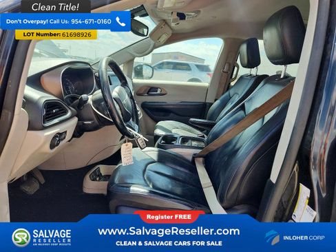 Used 2019 Chrysler Pacifica Touring-L FWD image 9