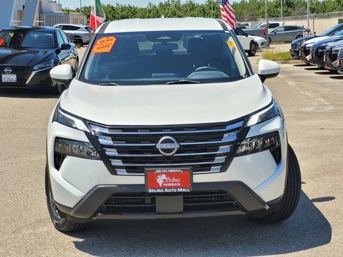 Used 2024 Nissan Rogue SV AWD/4WD image 3