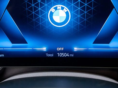 Certified 2025 BMW 740i xDrive w/ Premium Package AWD/4WD image 21