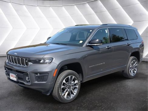 Used 2023 Jeep Grand Cherokee L Overland w/ Advanced Protech Group III AWD/4WD image 2