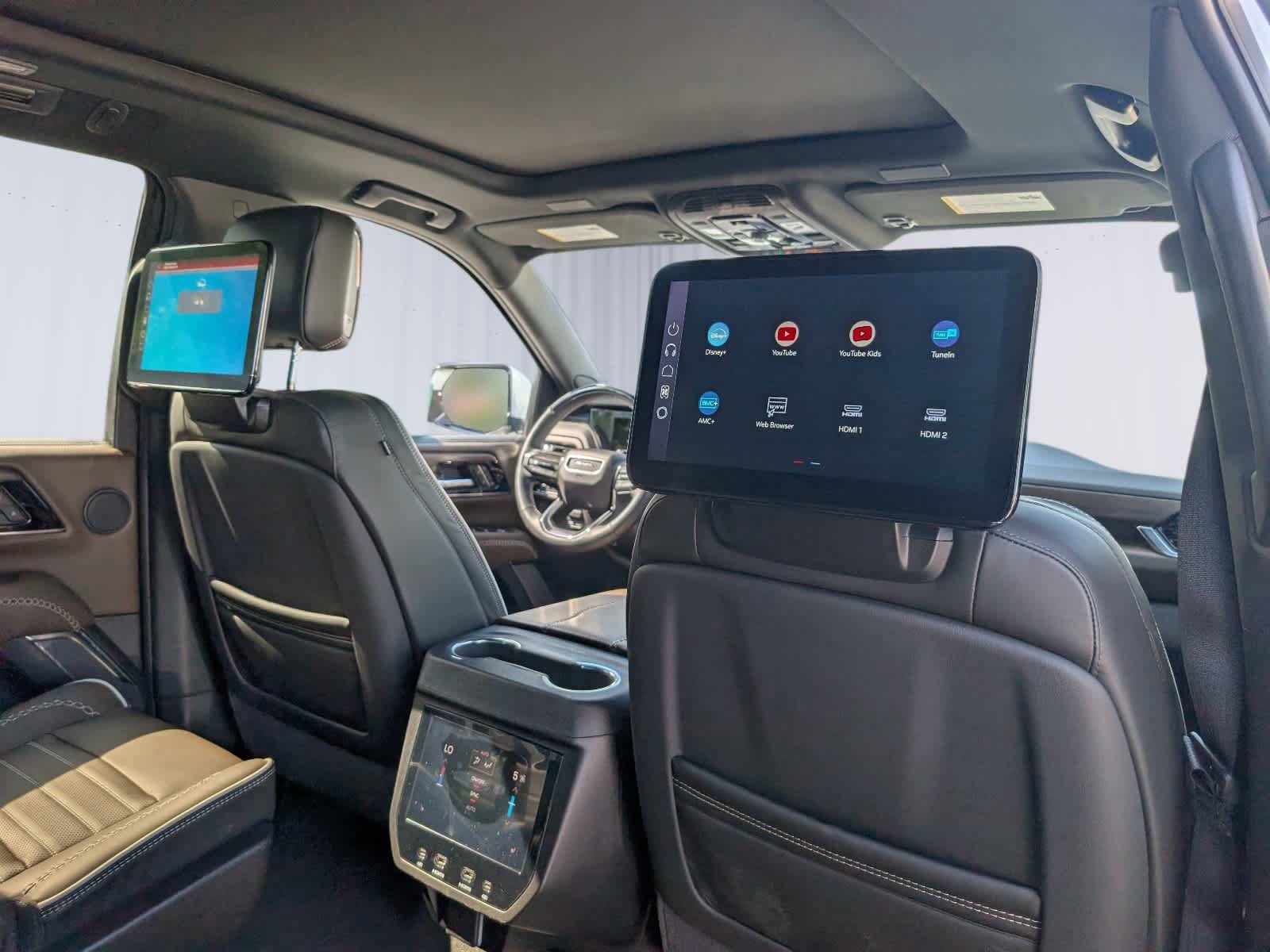 Certified 2026 GMC Yukon Denali Ultimate AWD/4WD image 14