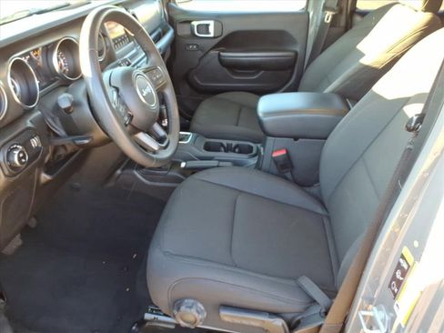 Used 2023 Jeep Gladiator Sport image 7