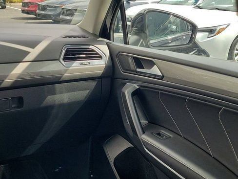 Certified 2023 Volkswagen Tiguan SE FWD image 4