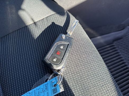 Used 2023 Toyota RAV4 LE AWD/4WD image 34