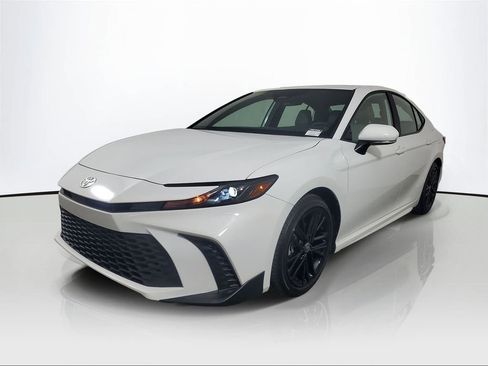 Used 2025 Toyota Camry SE w/ Multimedia Upgrade Package image 3