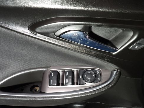Used 2018 Chevrolet Malibu LT FWD image 8