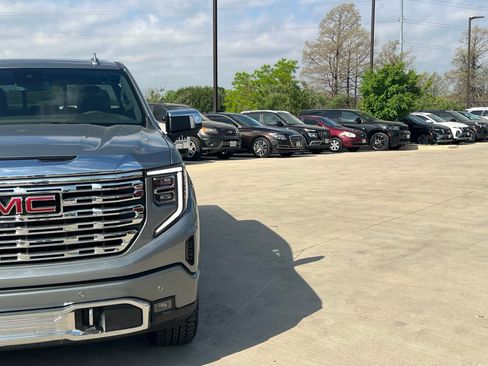 Used 2026 GMC Sierra 1500 Denali image 3