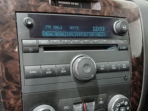Used 2013 Chevrolet Impala LTZ FWD image 22
