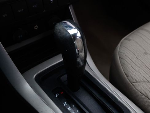 Used 2010 Ford Focus SE FWD image 39
