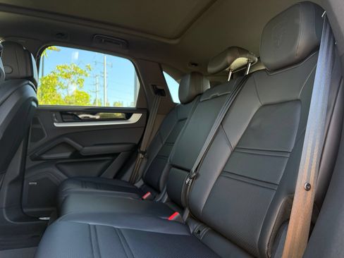 Used 2026 Porsche Cayenne S AWD/4WD image 28