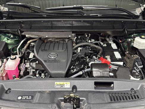 Used 2023 Toyota Highlander XLE image 26