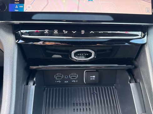 New 2026 Jeep Grand Cherokee Laredo image 15