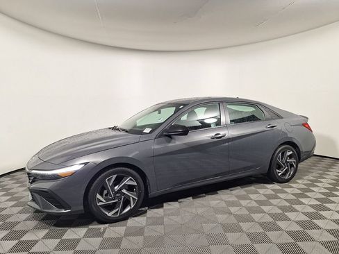 Used 2025 Hyundai Elantra Sport FWD image 1