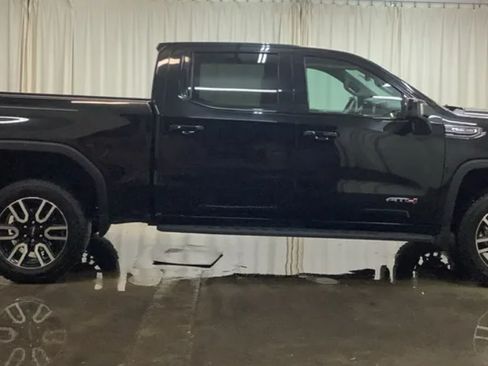 Used 2020 GMC Sierra 1500 AT4 w/ AT4 Premium Package AWD/4WD image 2